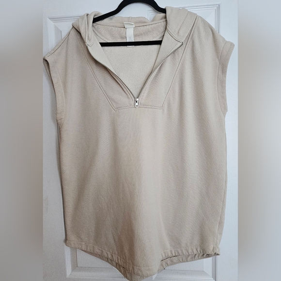 H&M Tops - H&M Beige Sleeveless Hoodie.  Oversized. Size S per tag. Fitz S To XL. Like New.